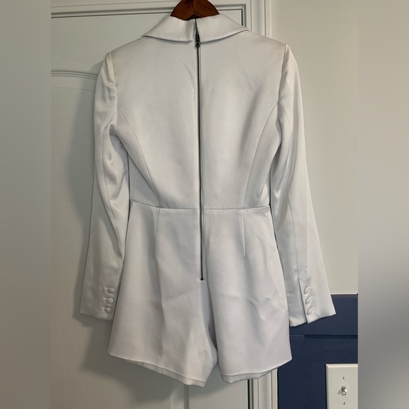 ALICE + OLIVIA Myra Notch Lapel Blazer Romper - Picture 10 of 16